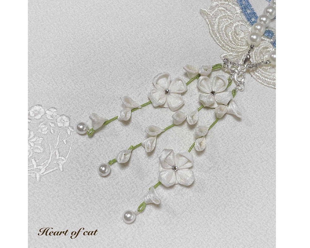 つまみ細工お花と葉っぱのバッグチャーム